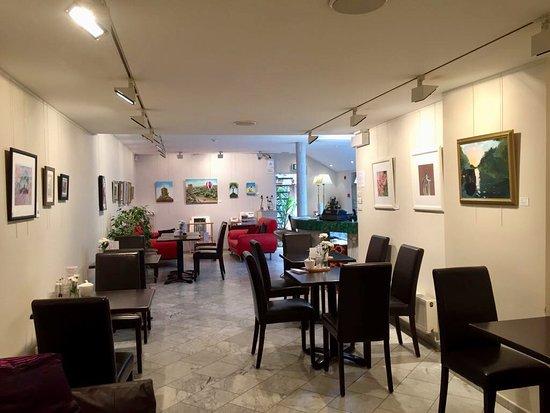 Art Cafe & Bistro